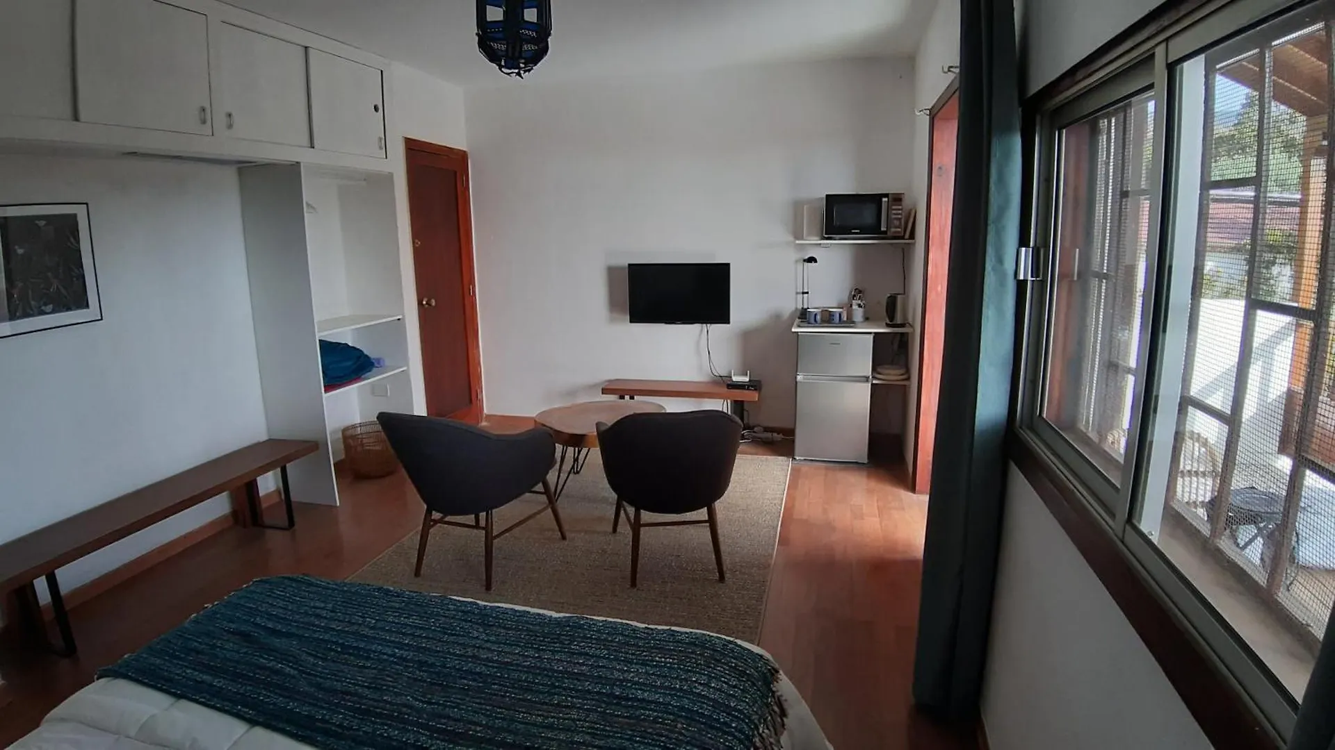 Habitacion Con Balcon Y Banos Privados. Tacoronte