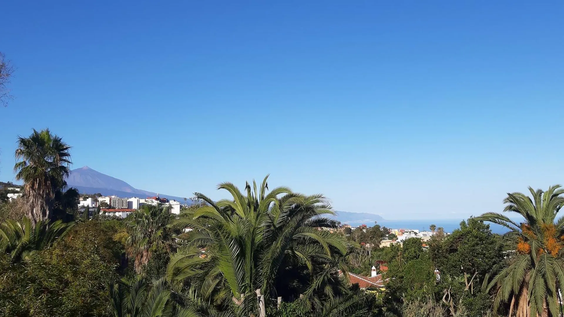 Habitacion Con Balcon Y Banos Privados. Tacoronte Homestay